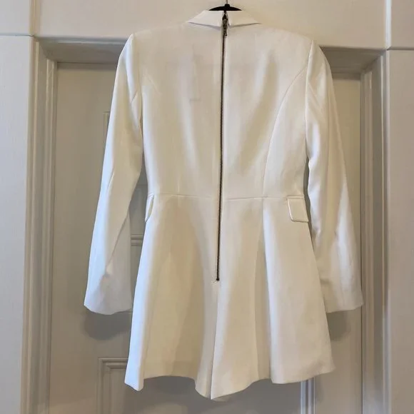 NWT Alice + Olivia Kyrie White Tuxedo Skort Romper - Size 2 - Picture 9 of 13